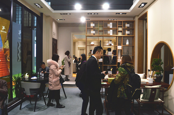 【2018中国建博会(上海)现场专访】 尚品本色张静波:三大层面升级,做实做透市场 【2018中国建博会(上海)现场专访】 尚品本色张静波:三大层面升级,做实做透市场