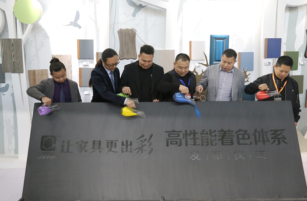 当木门展遇上发布会，看嘉宝莉如何探索涂装新门道！