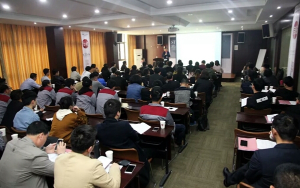 软、硬件双管齐下，喜盈门大动作全面发力