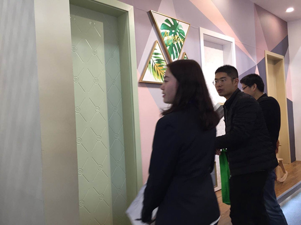 【2018中国门业展现场专访】尚家木门总经理周禄云:建起柔性加工生产线研发复合深雕工艺 【2018中国门业展现场专访】尚家木门总经理周禄云:建起柔性加工生产线研发复合深雕工艺