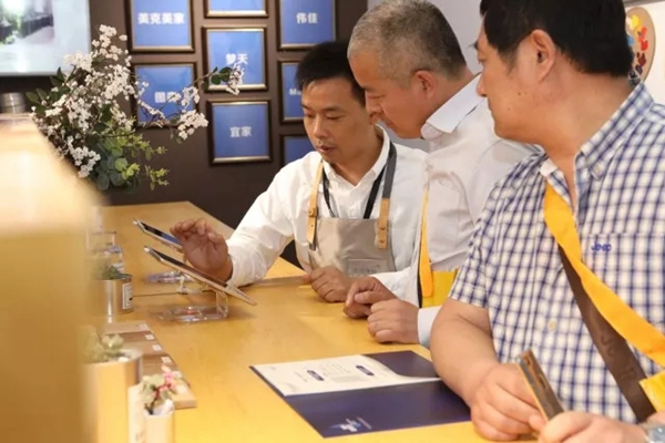 全民解码“油转水”，时尚色彩看华润 | 深圳家具展现场直击