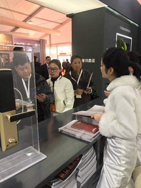 火爆——1天签定100多家特约旗舰服务商