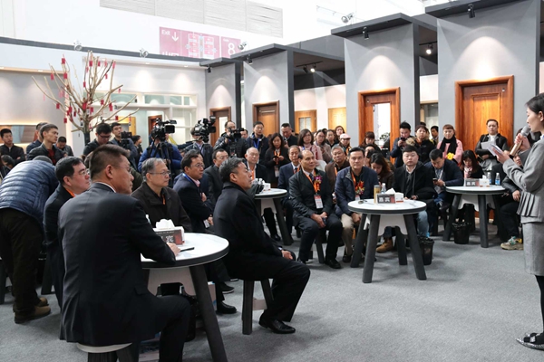 引领生态品质升级霍尔茨木门首发居室配套阻燃门 引领生态品质升级霍尔茨木门首发居室配套阻燃门