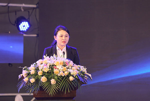 求新博远·同心共赢——2018风鸟集团全国经销商大会 求新博远·同心共赢——2018风鸟集团全国经销商大会