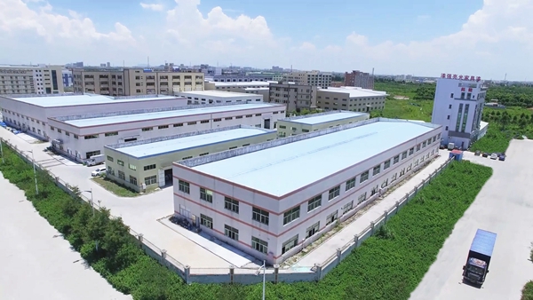 漆强：重研发推广，打造环保亮光漆名片 ​