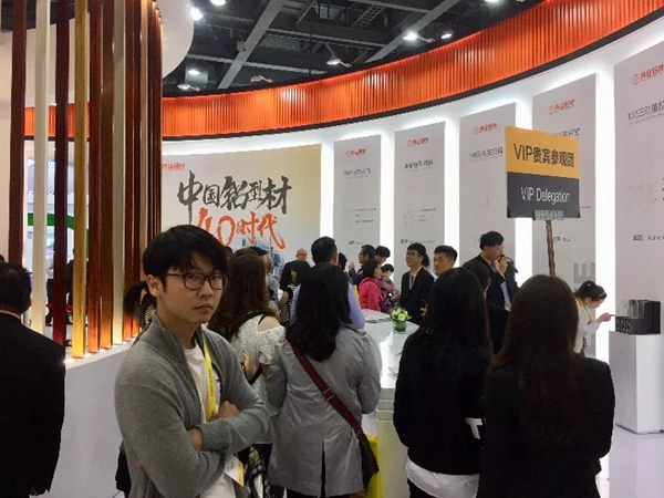 展会直击｜伟业铝材“盛装”出席第24届铝门窗新品博览会，铝应用产品好评如潮