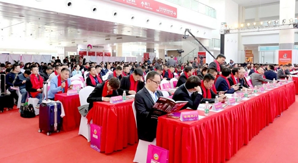 双羽木门荣膺“经销商推崇品牌”,为经销商开启财富之门 双羽木门荣膺“经销商推崇品牌”,为经销商开启财富之门