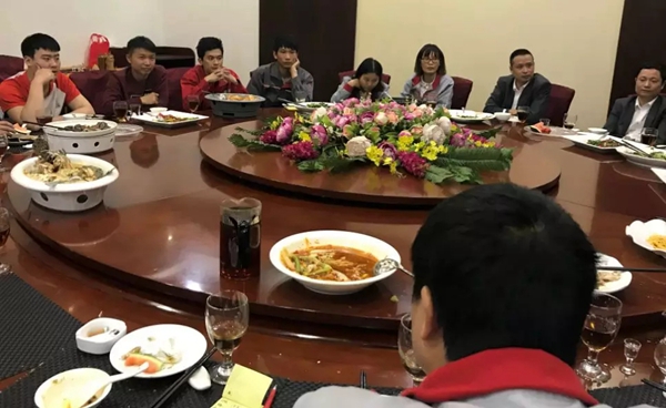 亮阁门窗｜家庭文化系列报道之——传承孝道文化！