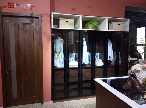【2018中国门业展现场专访】 D3空间总经理李国庆:八个系列各有特色,以设计引领营销 【2018中国门业展现场专访】 D3空间总经理李国庆:八个系列各有特色,以设计引领营销