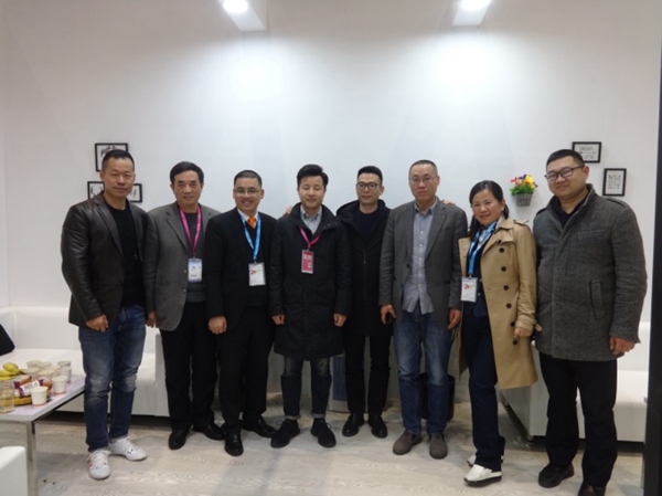 晾霸携最新科技聚焦中国建博会（上海），开启辉煌新历程！