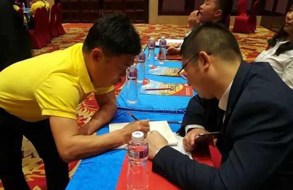 赋能终端·助力蝶变丨派雅门窗“蝶变2018”终端导购精英特训营完美结营