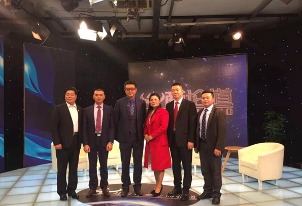 裕安门窗董事长黄秋盛“中国十大牛商”荣誉实至名归! 裕安门窗董事长黄秋盛“中国十大牛商”荣誉实至名归!