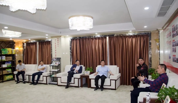 【快讯】佛山三水区政府领导与黑龙江省考察团莅临荣高智能门窗参观考察！