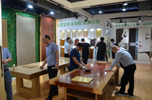 松博宇携四大新品惊艳亮相,助力定制行业产品升级 松博宇携四大新品惊艳亮相,助力定制行业产品升级