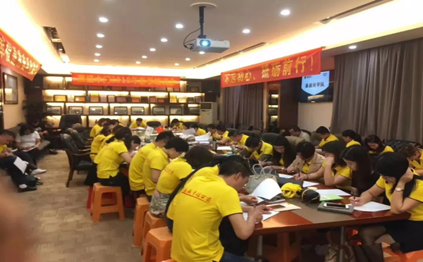 嘉盛木门2018年度第二期培训会如期圆满举行