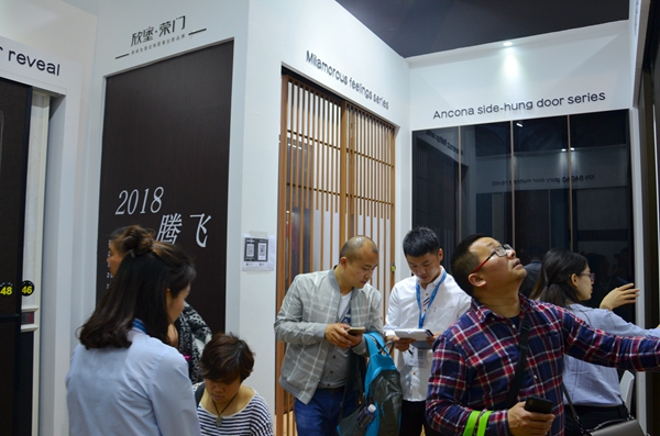 欣堡移门艾勇:把产品做到极致,逐步迈向高端发展 欣堡移门艾勇:把产品做到极致,逐步迈向高端发展