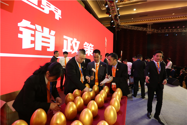 「中国晾·霸世界」：巨星景甜助阵晾霸十周年盛典，全球首发智能新品！