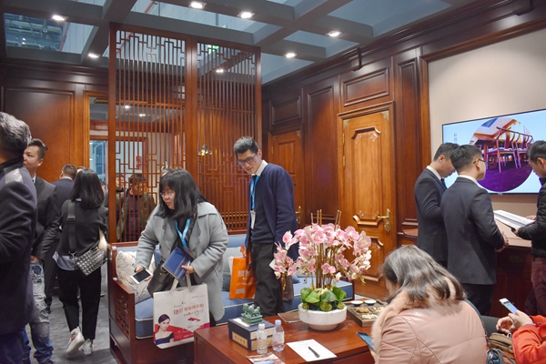 楷模木门市场运营总监张向军: 直击年轻消费者的需求,新品既简约又高效 楷模木门市场运营总监张向军: 直击年轻消费者的需求,新品既简约又高效