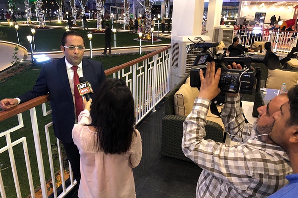 新国货代表：轩尼斯门窗应邀出席迪拜达禄比集团“STARZ ＆ GLAMZ”项目开盘活动