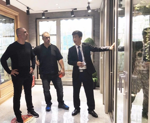 【焦点】欧洲客户到艾臣安全门窗参观考察