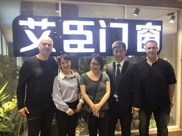【焦点】欧洲客户到艾臣安全门窗参观考察