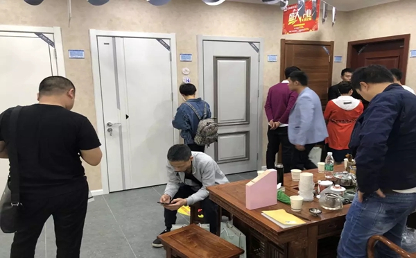 金雅居木门武汉居然之家专卖店开业活动圆满落幕! 金雅居木门武汉居然之家专卖店开业活动圆满落幕!