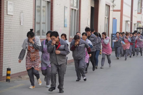 消防演练,防患于未然鑫迪是认真的! 消防演练,防患于未然鑫迪是认真的!