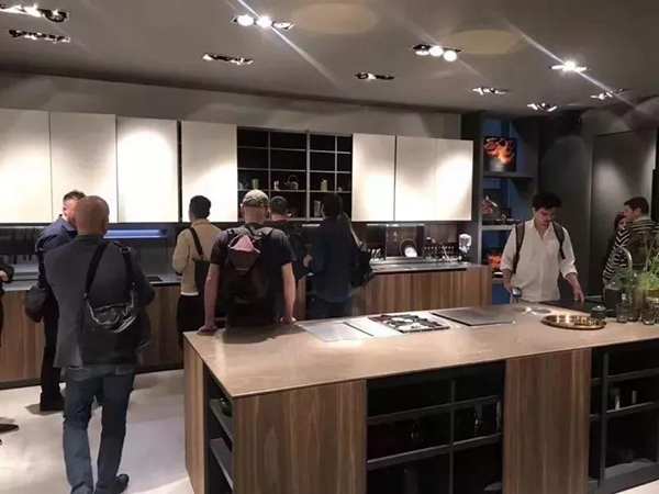 鑫迪木门：遇见米兰 预见未来