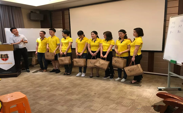 嘉盛木门2018年度第二期培训会如期圆满举行