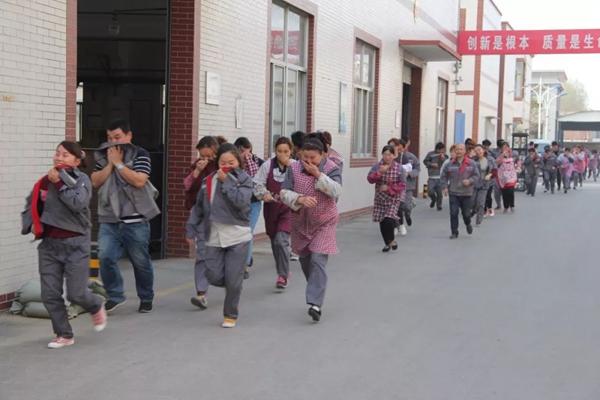 消防演练,防患于未然鑫迪是认真的! 消防演练,防患于未然鑫迪是认真的!