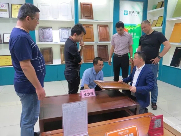重庆市长寿工业园区企业联合会领导到访君子兰集团鹤山公司