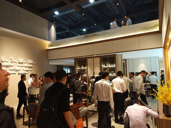 卡诺亚“烟雨江南”惊艳亮相广州定制家居展 卡诺亚“烟雨江南”惊艳亮相广州定制家居展