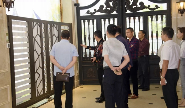 【快讯】佛山三水区政府领导与黑龙江省考察团莅临荣高智能门窗参观考察！