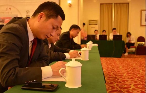 聚势奋进,共创新时代|亮阁门窗家庭文化系列报道之——点亮幸福人生! 聚势奋进,共创新时代|亮阁门窗家庭文化系列报道之——点亮幸福人生!