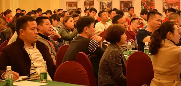 聚势奋进,共创新时代|亮阁门窗家庭文化系列报道之——点亮幸福人生! 聚势奋进,共创新时代|亮阁门窗家庭文化系列报道之——点亮幸福人生!