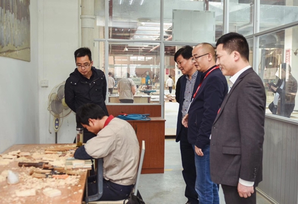 杭州市政府副秘书长李强煜莅临丽博家居参观指导