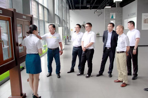科饶恩门窗：郑州市工业技师学院考察团莅临科饶恩参观考察