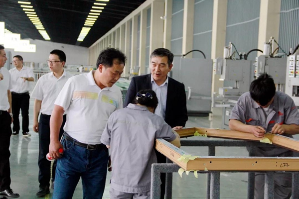科饶恩门窗：郑州市工业技师学院考察团莅临科饶恩参观考察