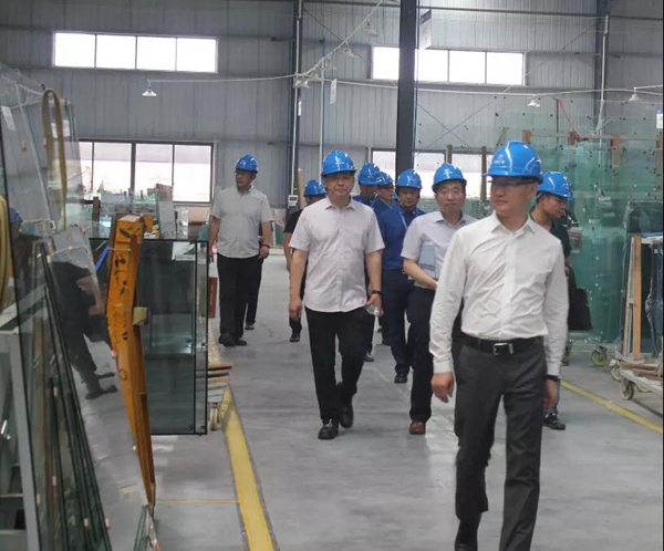 中国建筑系统门窗联盟领导莅临皇派家居产业园 中国建筑系统门窗联盟领导莅临皇派家居产业园