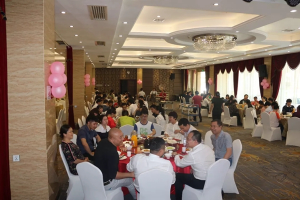 【惊动邵阳】董事长来了丨派雅门窗600方终端大店邵阳店盛装开业