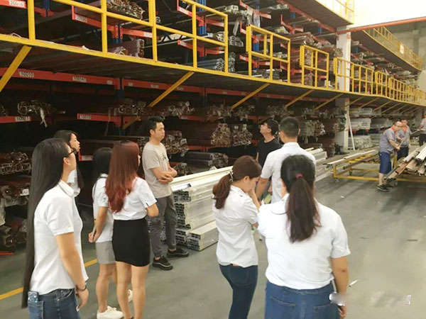 郡豪门窗举办产品知识系列培训会，提高员工业务技能