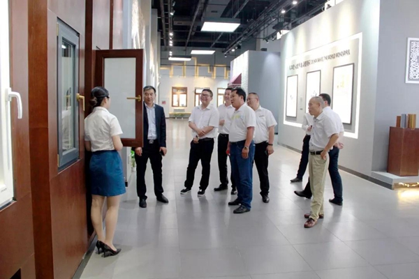 科饶恩门窗：郑州市工业技师学院考察团莅临科饶恩参观考察