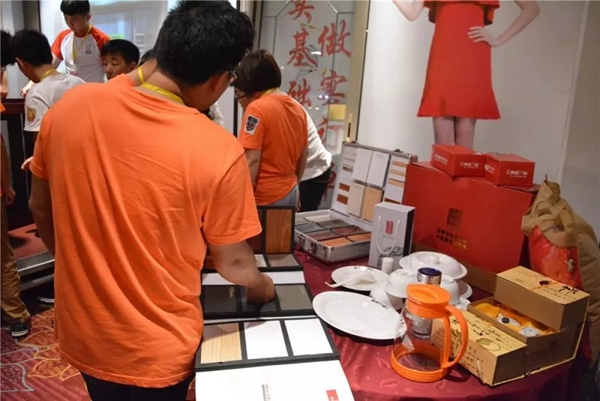 聚势奋进,共创新时代:亮阁门窗导购精英培训班(夯实基础 做实订单)圆满结束! 聚势奋进,共创新时代:亮阁门窗导购精英培训班(夯实基础 做实订单)圆满结束!