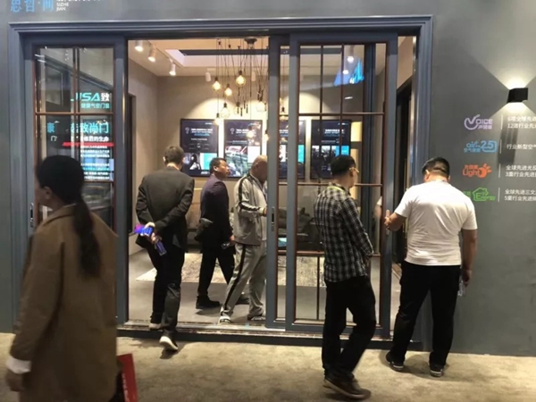 闪亮登场丨致尚门窗第五届中国移门暨门窗·定制家具博览会圆满成功 闪亮登场丨致尚门窗第五届中国移门暨门窗·定制家具博览会圆满成功