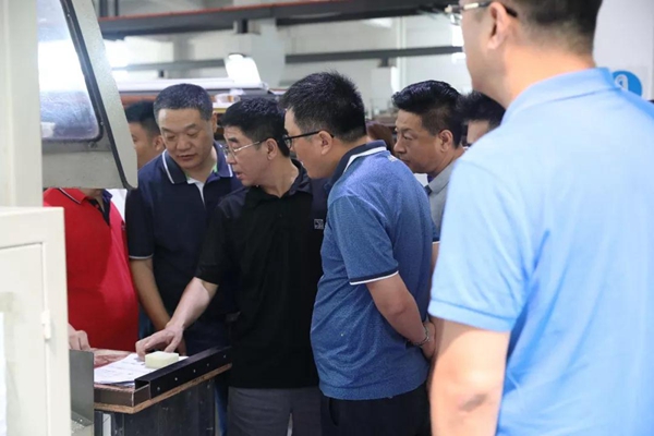 怡发门窗:中国建筑系统门窗联盟领导莅临怡发门窗参观考察! 怡发门窗:中国建筑系统门窗联盟领导莅临怡发门窗参观考察!