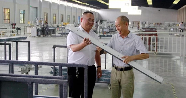 科饶恩门窗：郑州市工业技师学院考察团莅临科饶恩参观考察