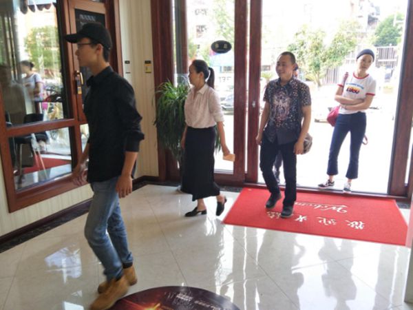 飞宇门窗南充品质中国行,节点爆破举店忙 飞宇门窗南充品质中国行,节点爆破举店忙