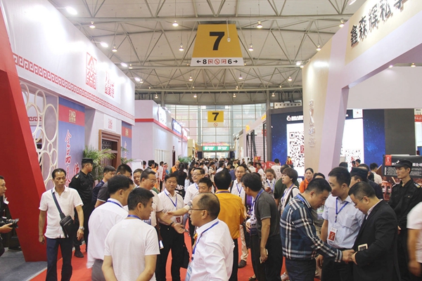 中国西部门都（蓬溪）惊艳亮相西部门窗暨定制家居展