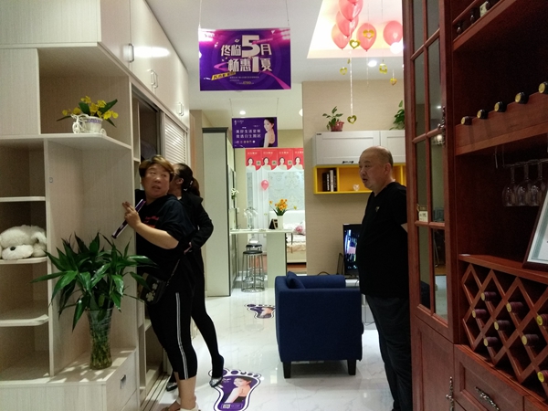 合生雅居商学院助力濮阳专卖店,五一活动再创新高! 合生雅居商学院助力濮阳专卖店,五一活动再创新高!