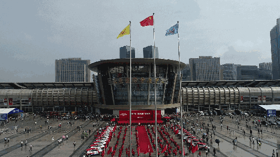 【永康门博】市领导亲临梵凯展厅现场指导,并给出高度赞扬! 【永康门博】市领导亲临梵凯展厅现场指导,并给出高度赞扬!